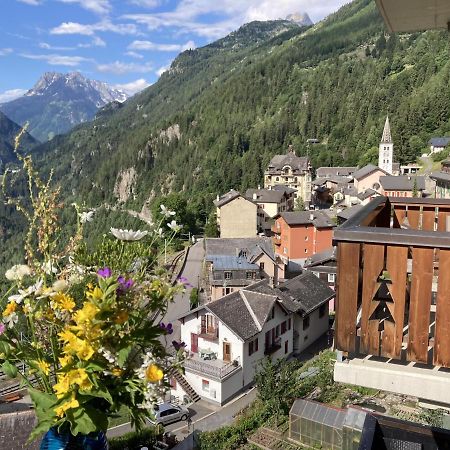 Bel Appartement 2.5 Pieces Avec Balcon, Magnifique Vue Sur Le Glacier Des Grands Finhaut Exteriör bild
